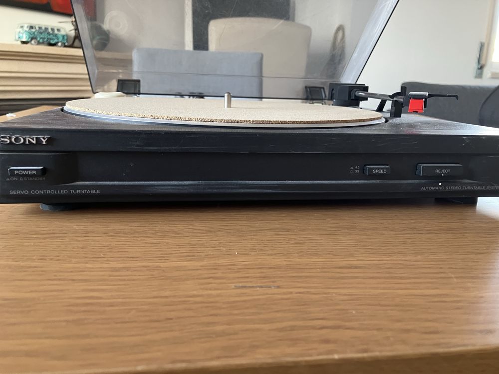 Gira Discos Sony PS-LX 46 + Pre Amp