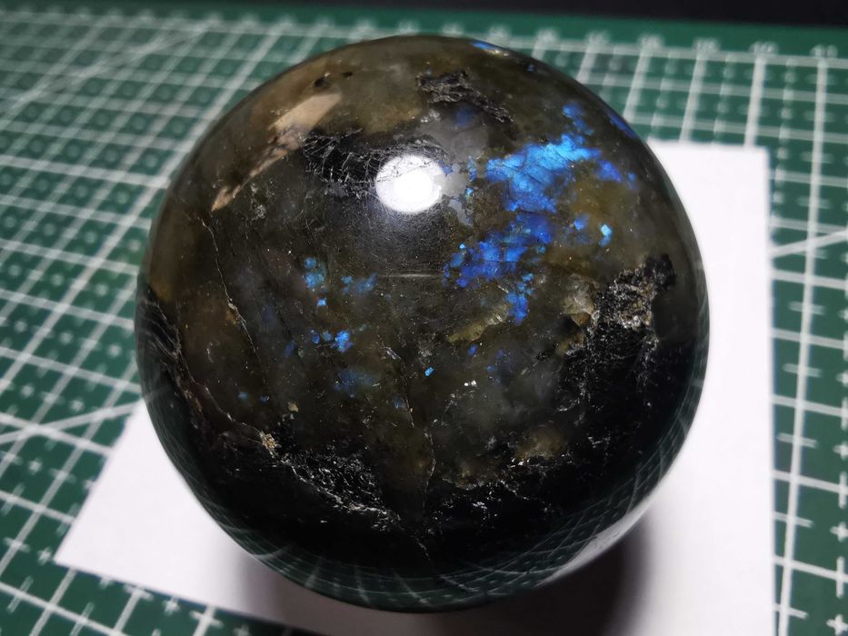 Labradoryt - szlifowana, polerowana kula