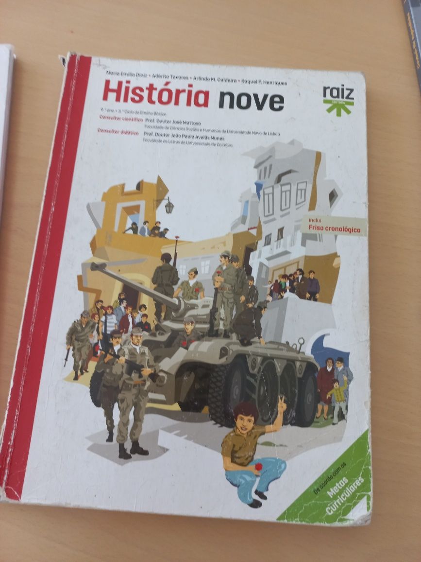 Manual e caderno de Atividades História 9.