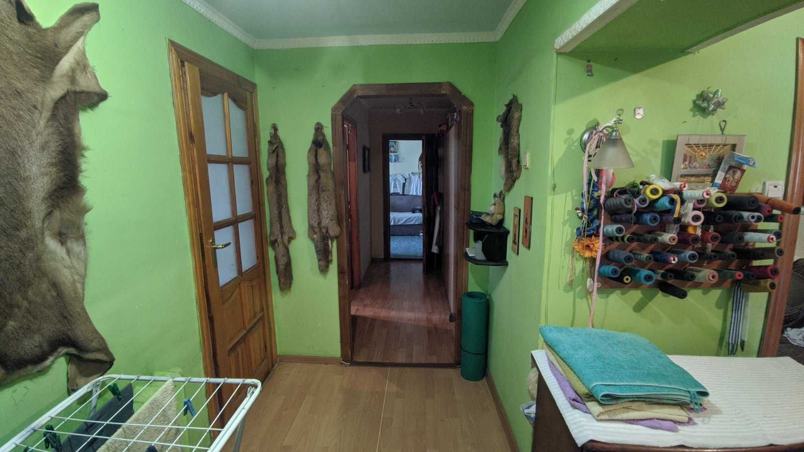 Продаж 3-ох кімнатної квартири особнякового типу вул. Широка