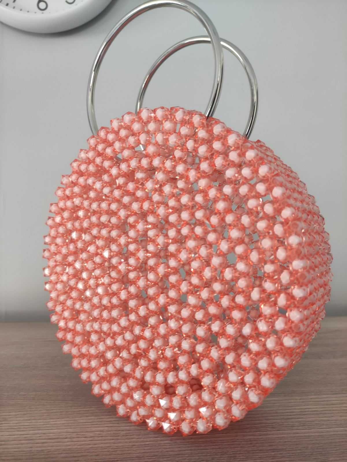 Кругла сумка з намистин ручної роботи