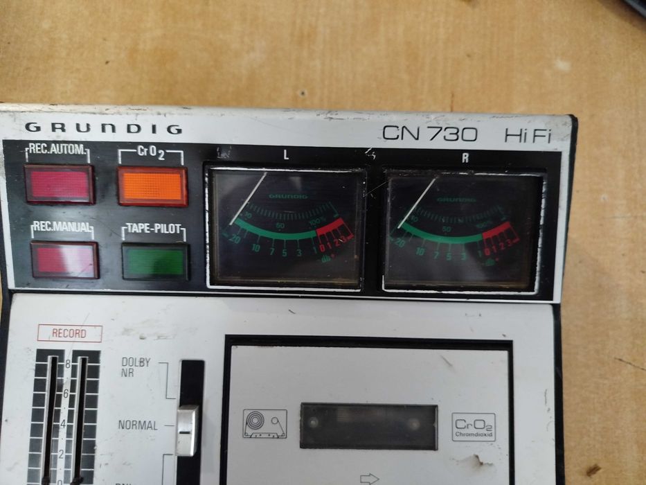 Magnetofon kasetowy Grundig CN730 Hi Fi na części stan nieznany PRL