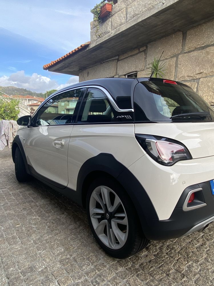 Opel Adam Rocks 1.0 115cv