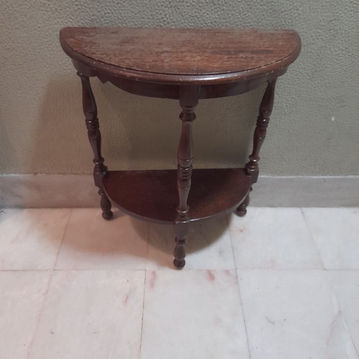 Mesa meia lua parede