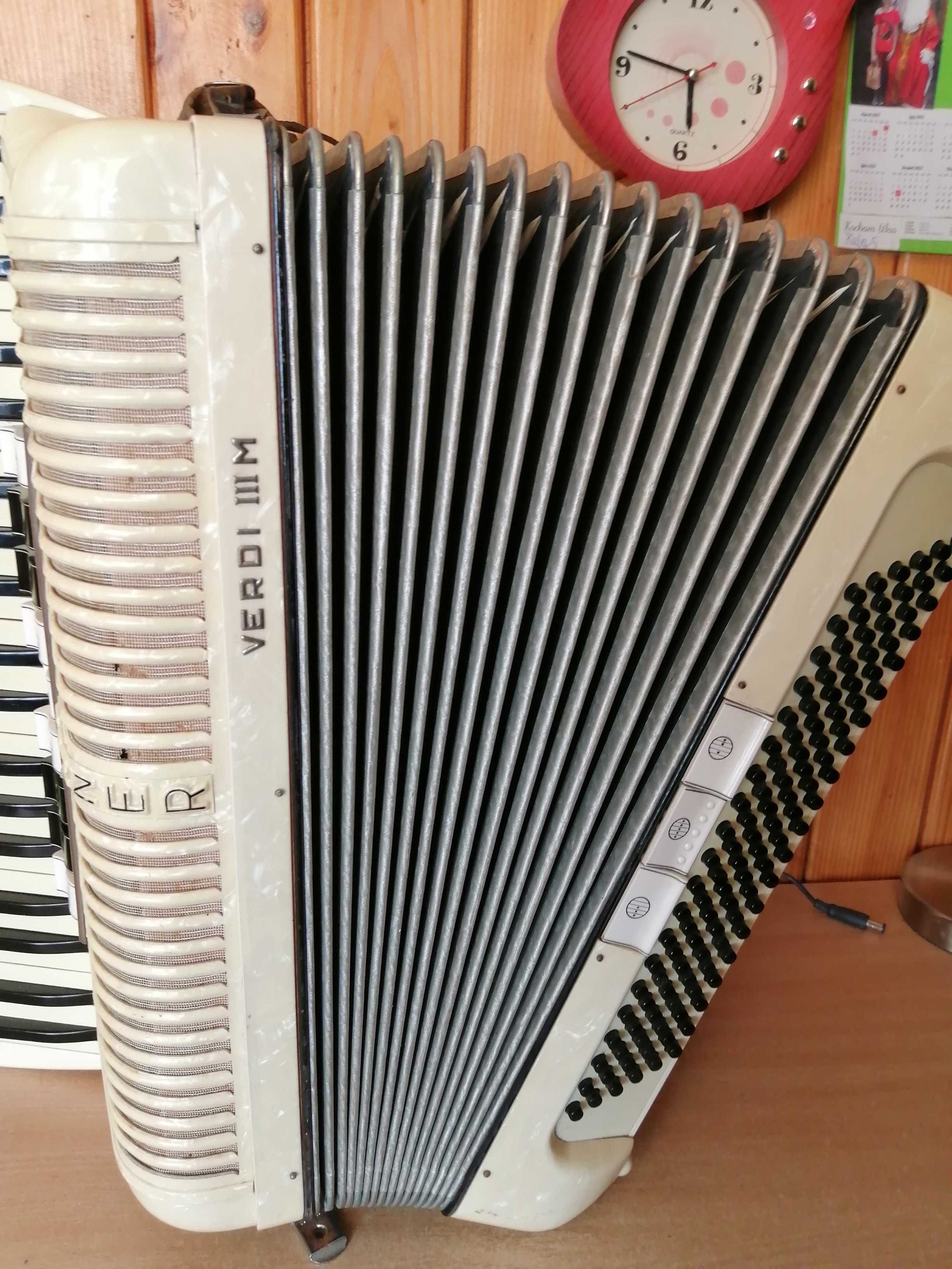 Hohner VERDI III M  120-b, 3-chór