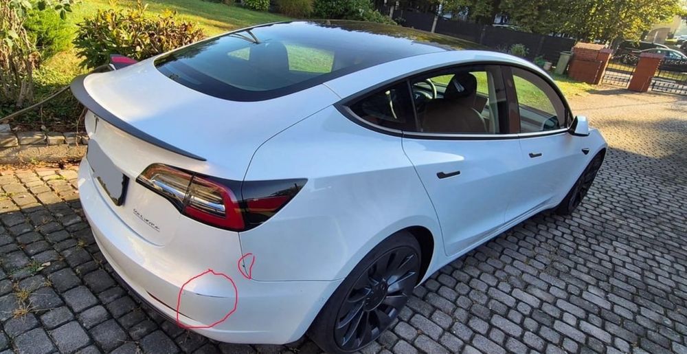 Tesla model 3 2021 року