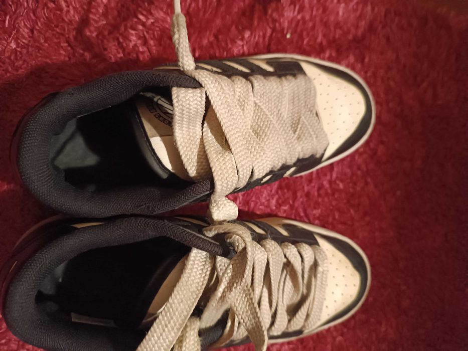 Sapatilhas adidas tamanho 37