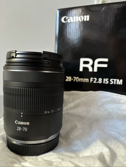 Об'єктив Canon RF 28-70mm f/2.8 IS STM
