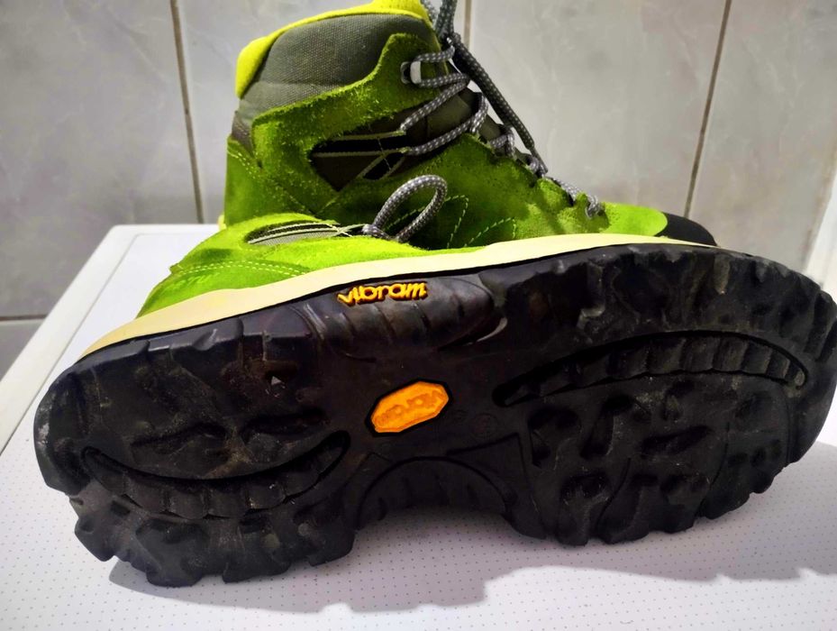 Трекінгові черевики Grisport з технологіями Gritex та Vibram.