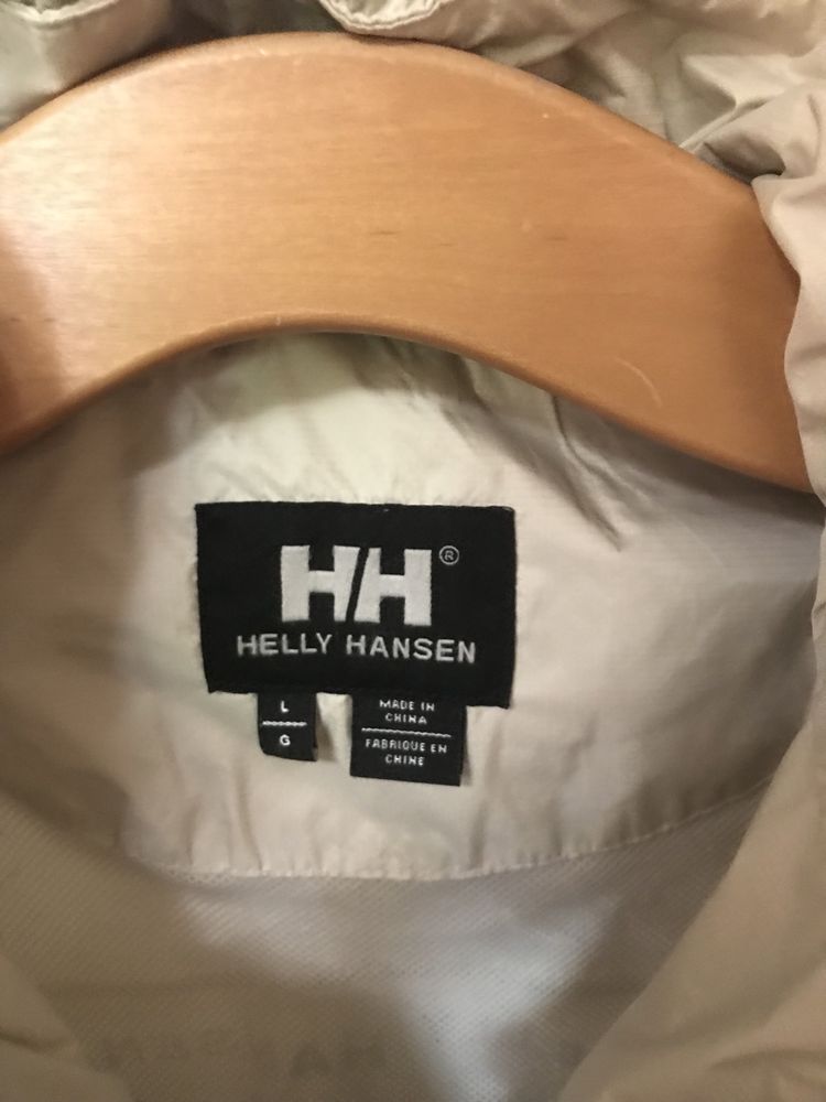 Витровка Helly Hansen лого на спине