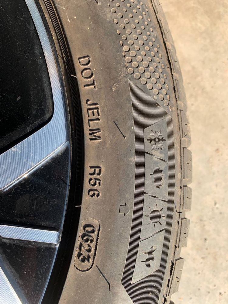 Шини колеса комплект диски 215/55 r17