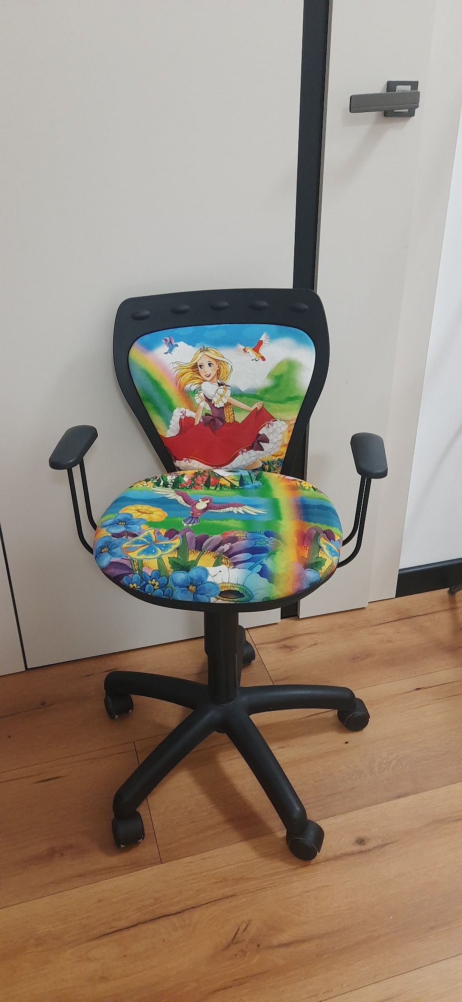Krzesło dziewczęce do biurka