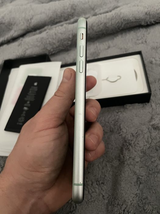 Iphone 11 128gb колір бомба