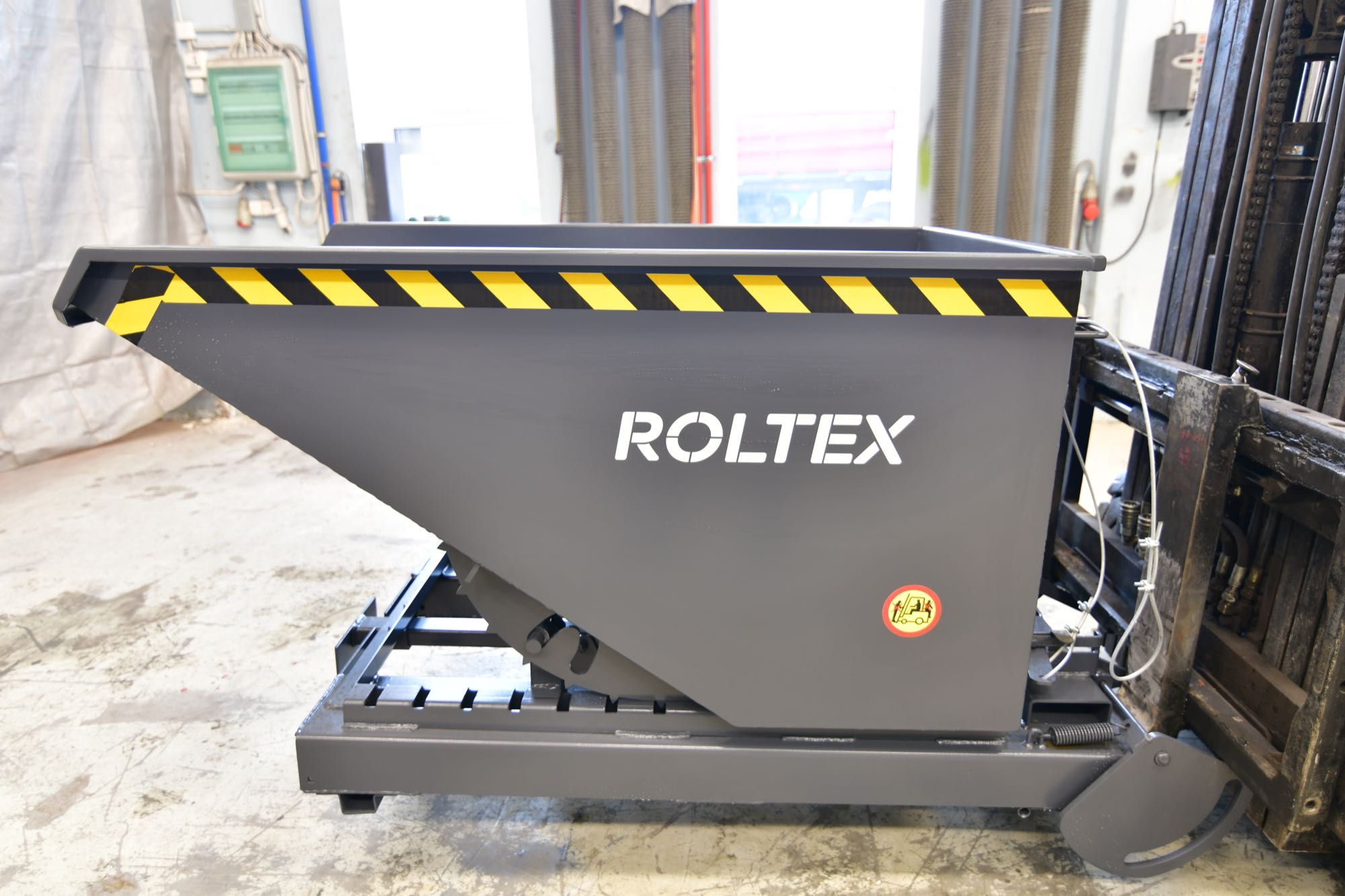 Kontener / Kontener samowyładowczy / Koleba / Kontener do wózka 600L