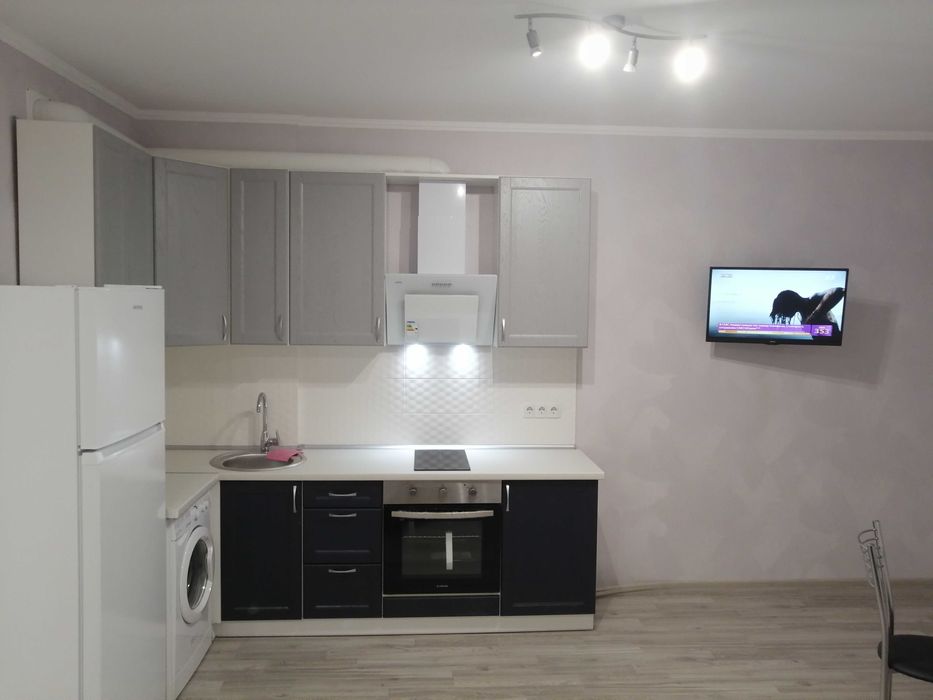 1-кімнатна квартира довгостроково (2,3 км) м.Академ (Олевська, 11)