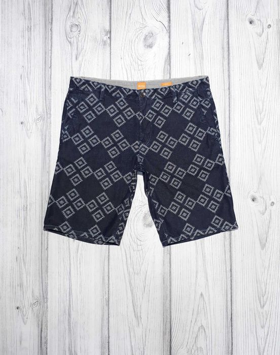 Шорти HUGO Boss розмір 36