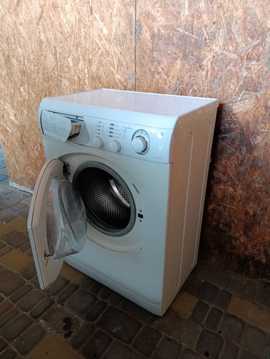 Двигун до пральної машини Ariston AVSL 100 . Разборка