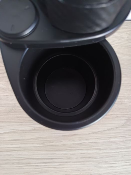 Uchwyt samochodowy na kubek