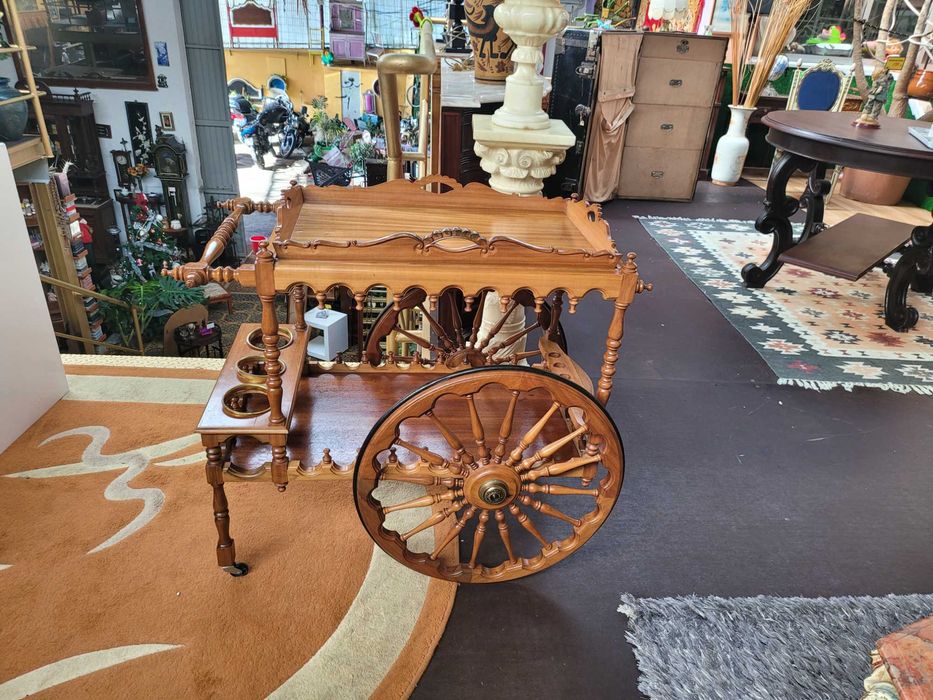 Carrinho bar em madeira - Sem qualquer zona danificada ou desgastada