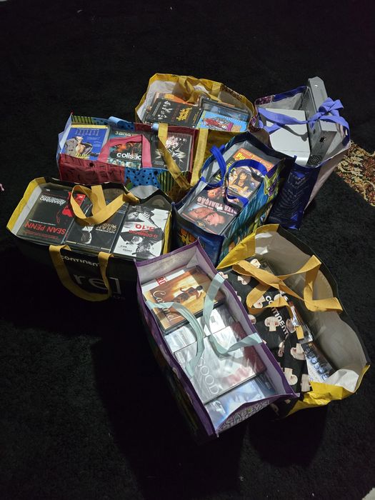 Cd novos em caixa