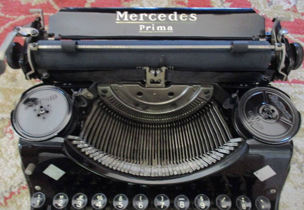 Maquina de escrever antiga Mercedes