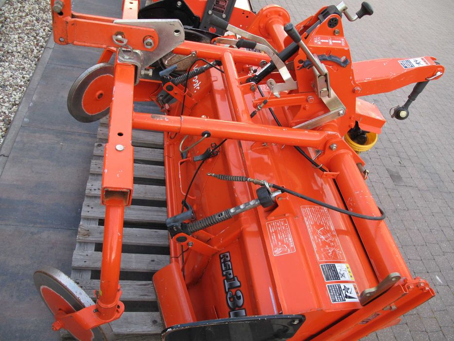 Mini Traktorek Kubota KB16 4X4 16KM Wspomaganie Rewers Mały Ogrodniczy