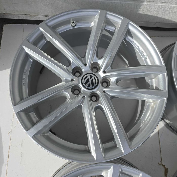 Alufelgi VW PASSAT B7 B8 CC TIGUAN I II Arteon SHARAN 18'' ET30 4x