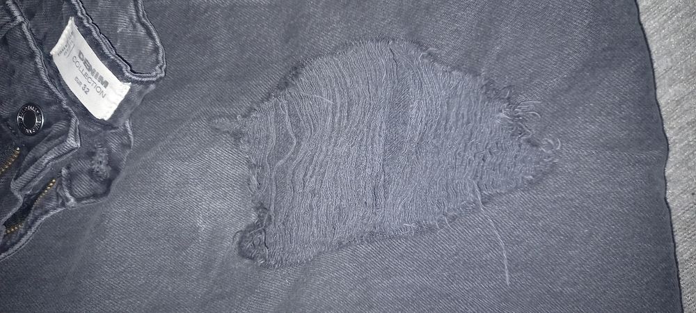 Джинси рвані в гарному стані