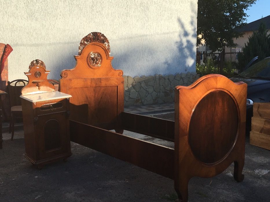 Антикваріат спальня