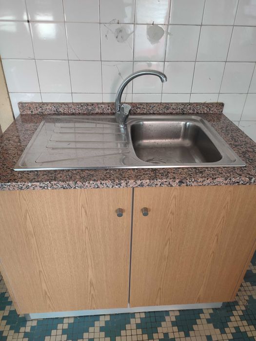Móvel de cozinha com lava loça inox