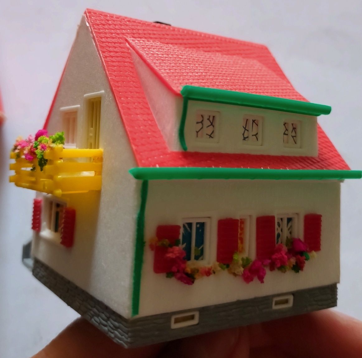 Domek jednorodzinny. Model do kolejek Piko,TT i innych