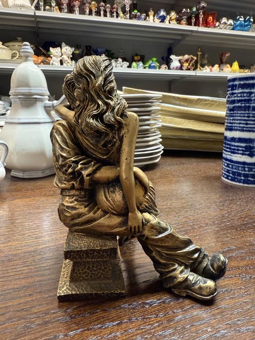 Figurka dekoracja para zakochani złoty kolor na prezent 1809