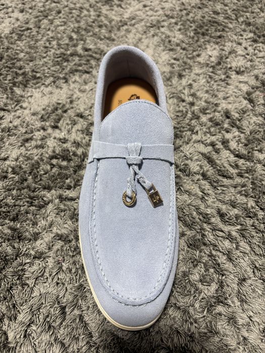 Lora Piano макасини