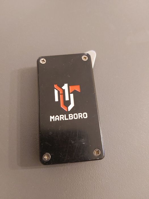Stara zapalniczka marlboro  adm