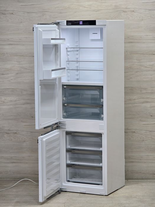 Як новий Холодильник Liebherr 2025 року BioFresh NoFrost Сенсорний