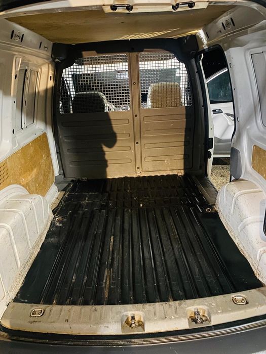 VW Caddy 1.9 TDI impecável