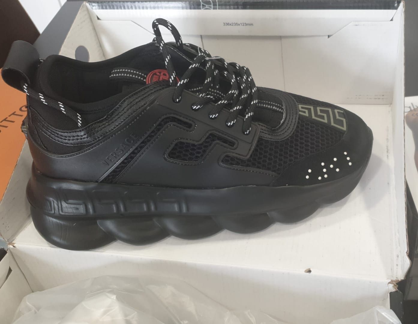 Tenis Versage novos