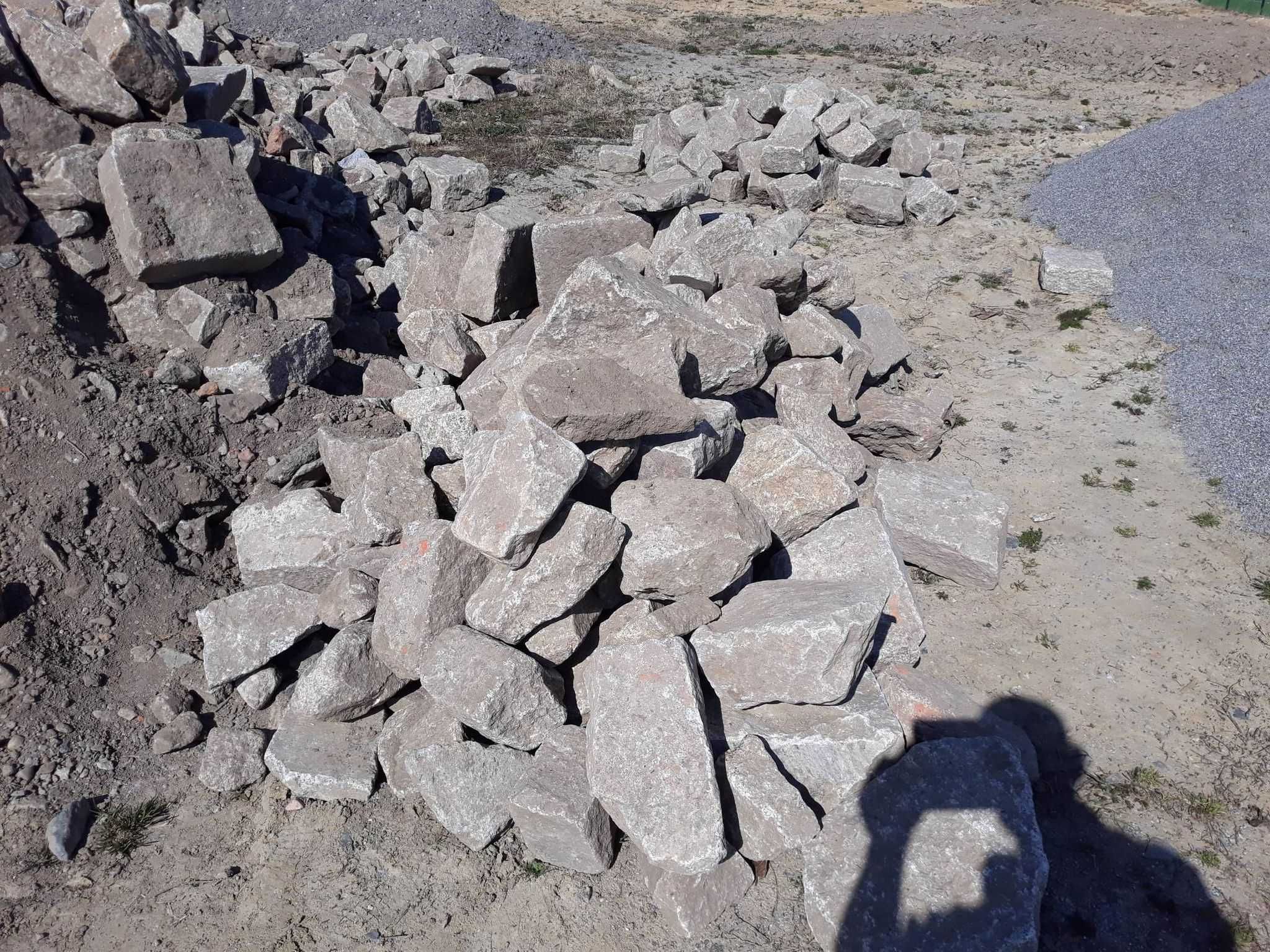 Kamień ogrodowy granit z rozbiórki