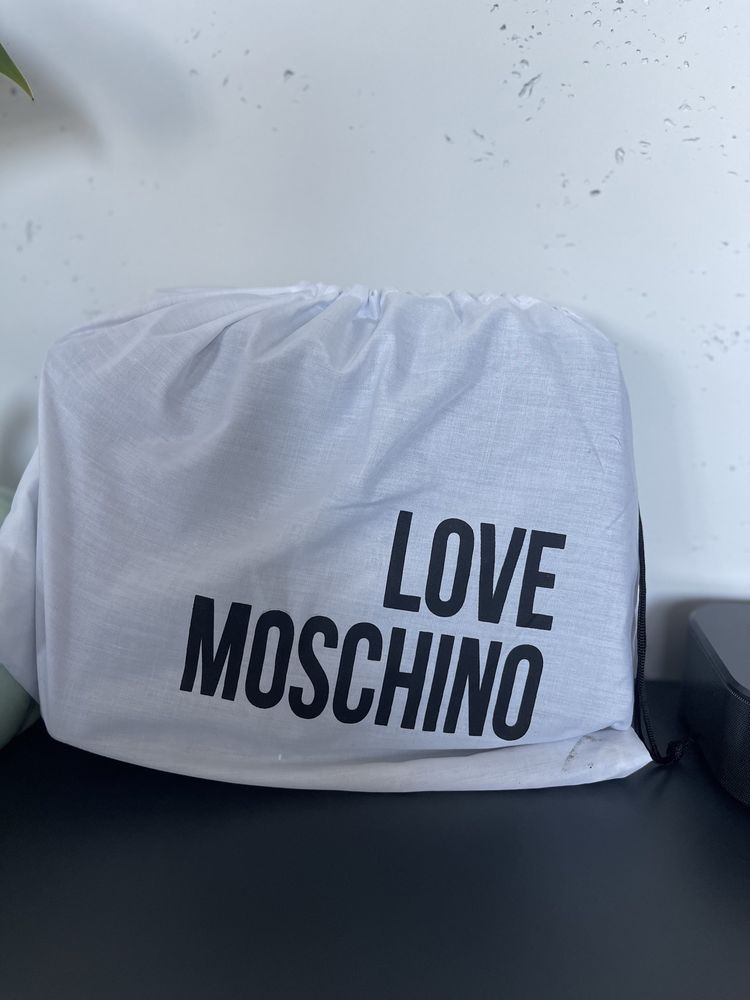 Love Moschino torebka oryginalna czarna pikowana