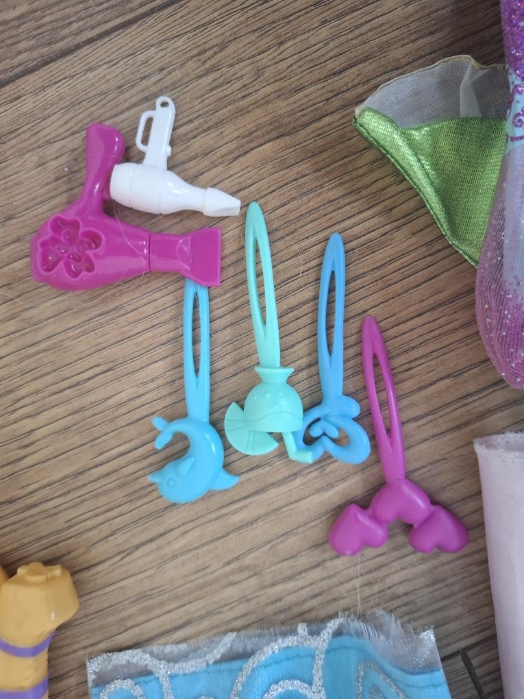 Zestaw dla Barbie aż 170 częściowy, ubranka, buty itp