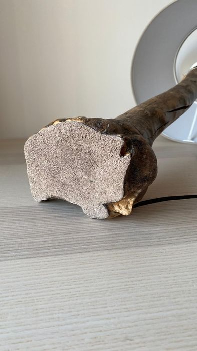 Luminária de Mesa em Madeira de Oliveira - Olive Wood Table Lamp
For