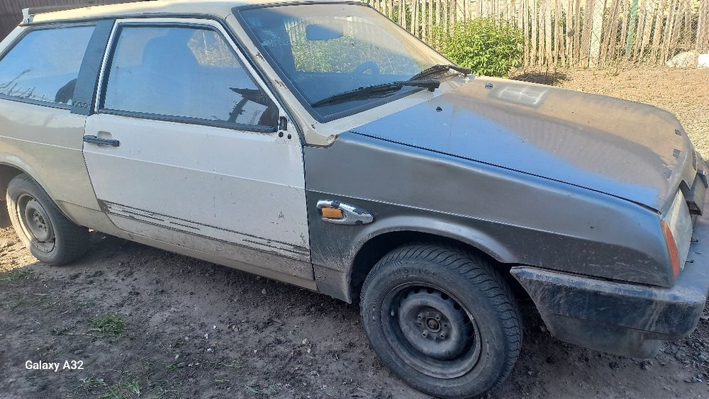 Автомобіль Ваз 2108