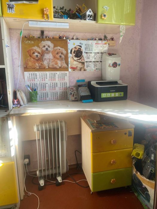 Продам дитячу стінку, мебель, зі столом і тумбою