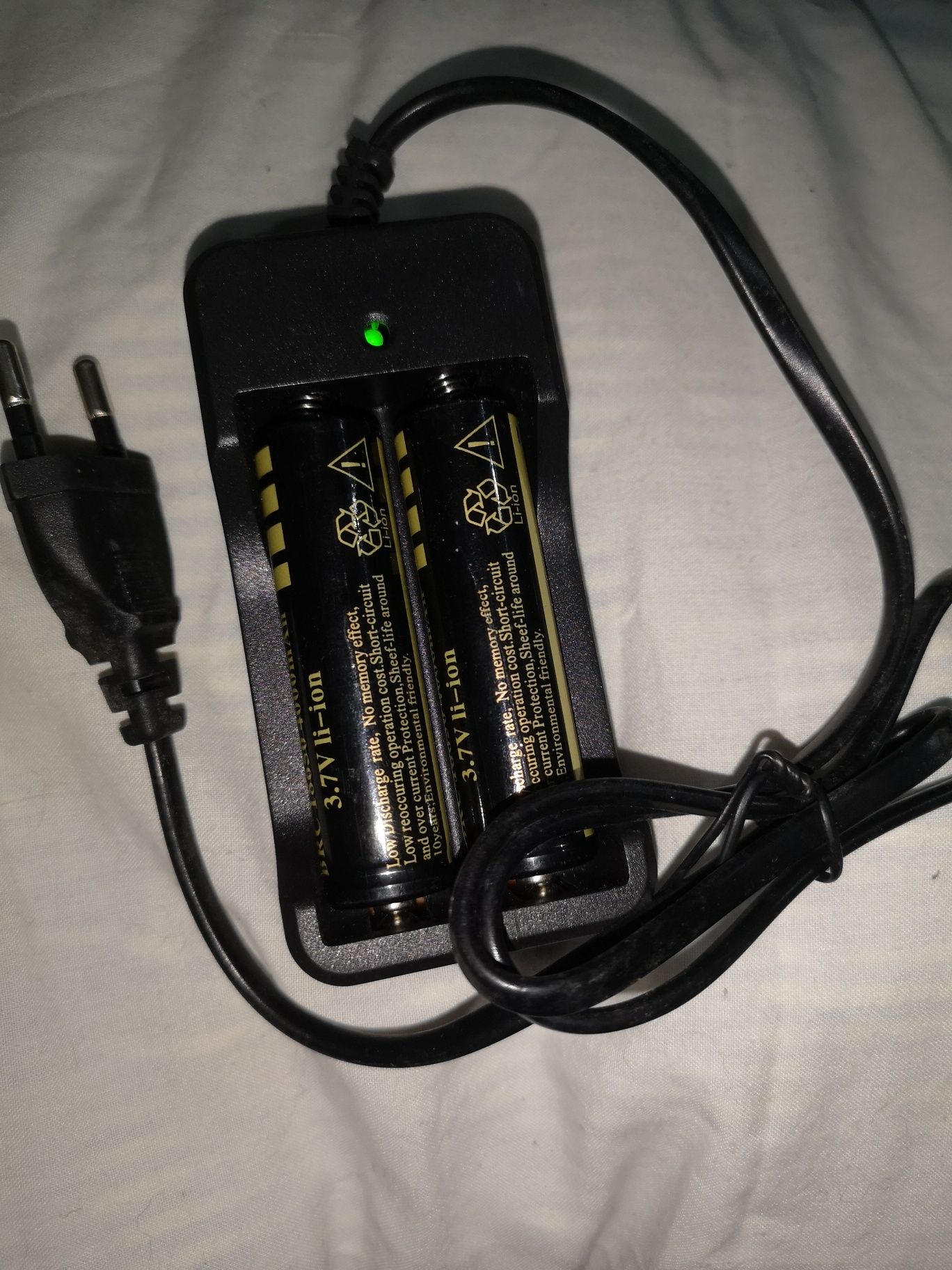 Carregador+pilhas 18650 3.7v 4000mAh