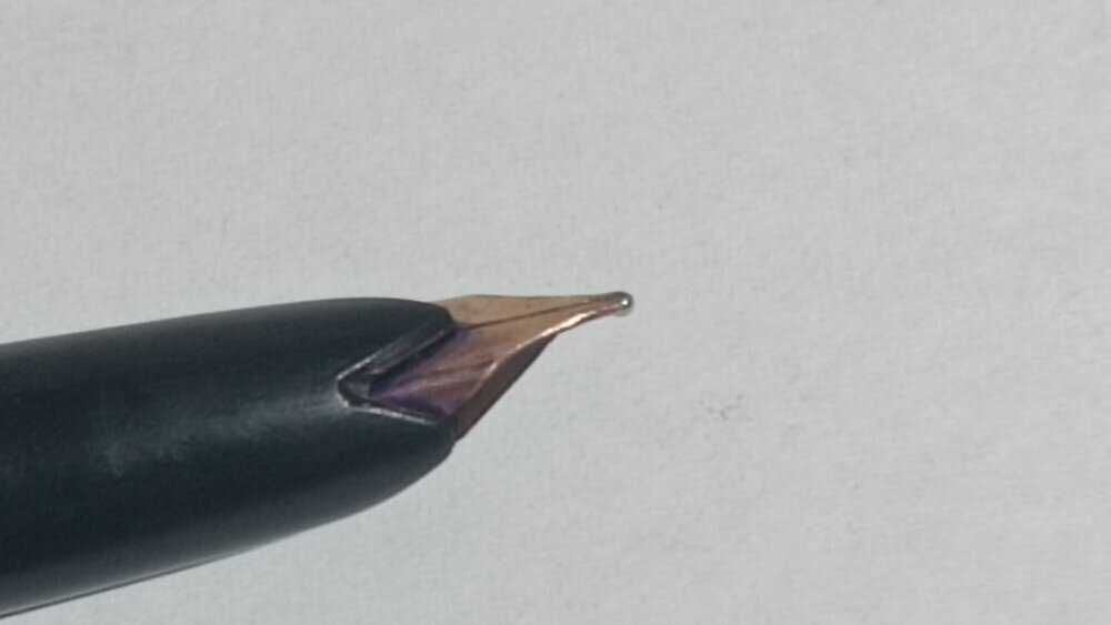 Перьевая ручка СССР 8500з ,АР Харкiв. перо золото.