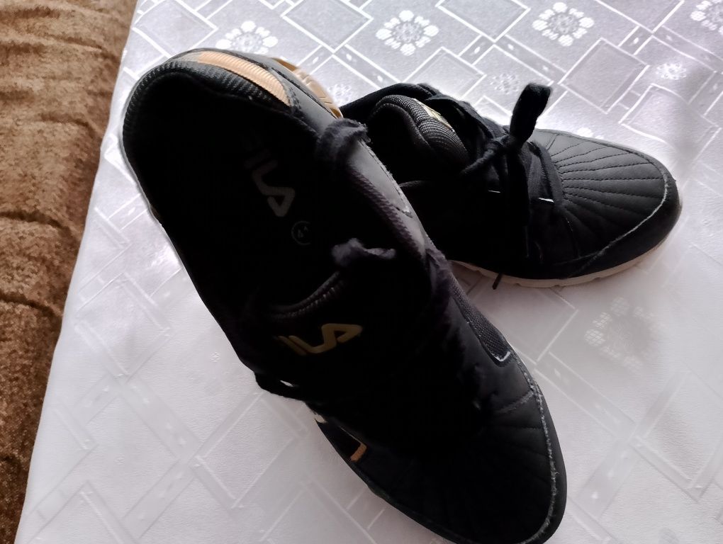 Buty sportowe uniwersalne Fila rozmiar 41 wkładka 26
