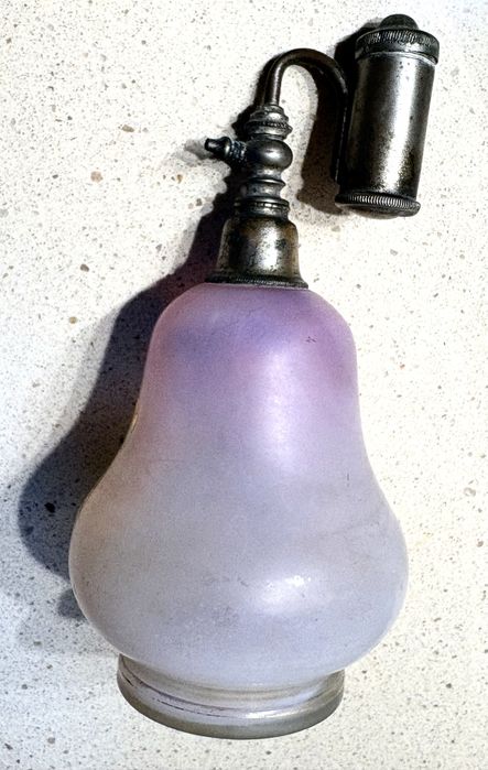 Raro antigo frasco de perfume em vidro opalino esmaltado Anos ‘20