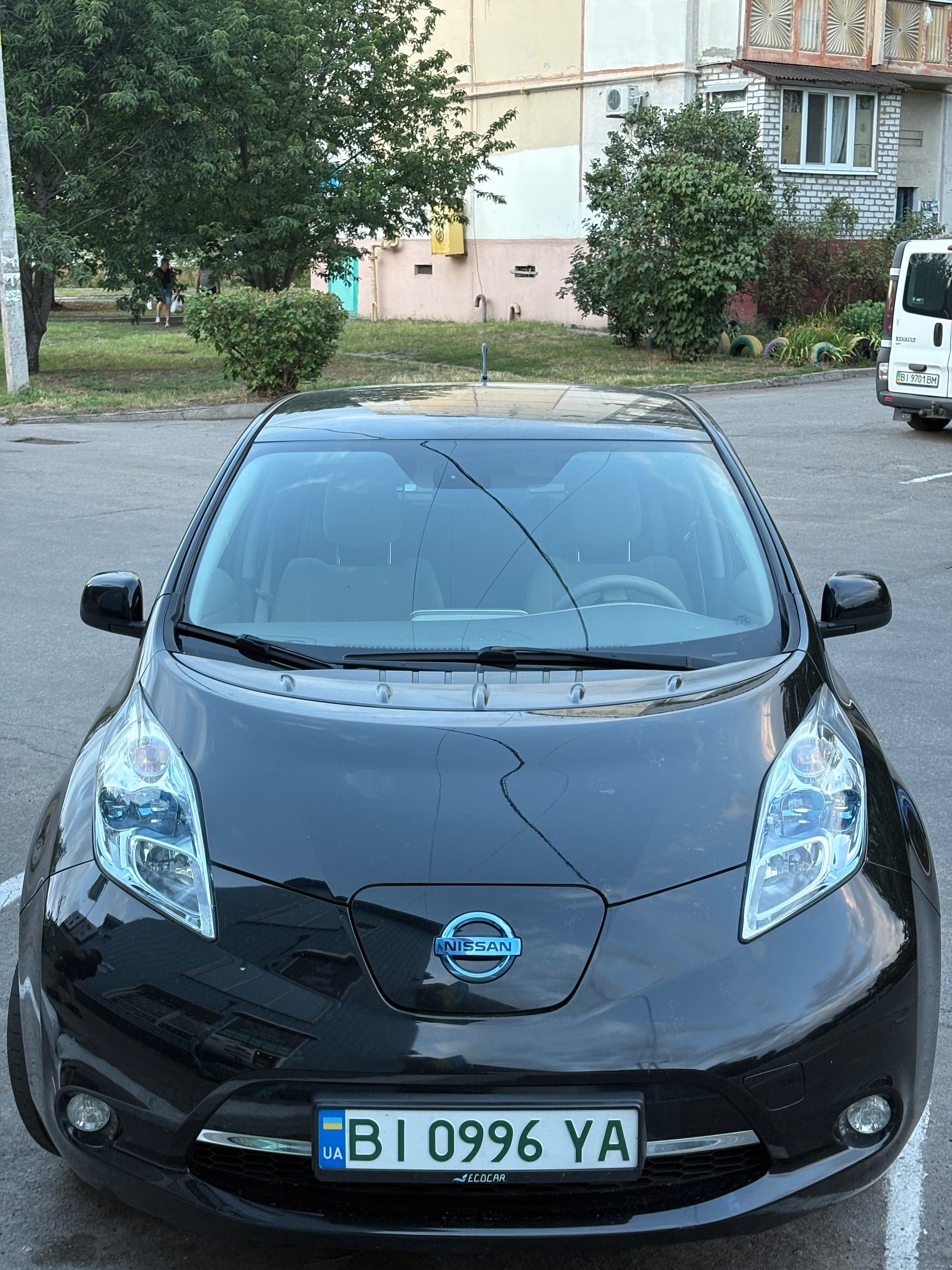 Продам Nissan Leaf