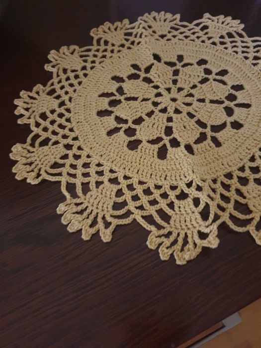 Miodowa serweta szydełkowa 28 cm