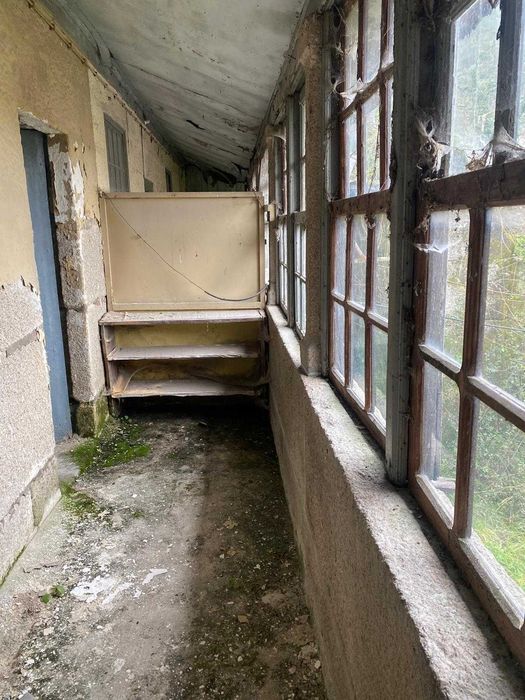 Quinta para restaurar 3.000m a 3km praia fluvial Cabeça Santa Penafiel